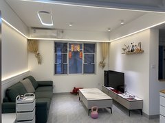 韶关武江新城区滨江花园 轻奢风格2室1卫 风度小学旁边 租1400元 约看出租房源真实图片
