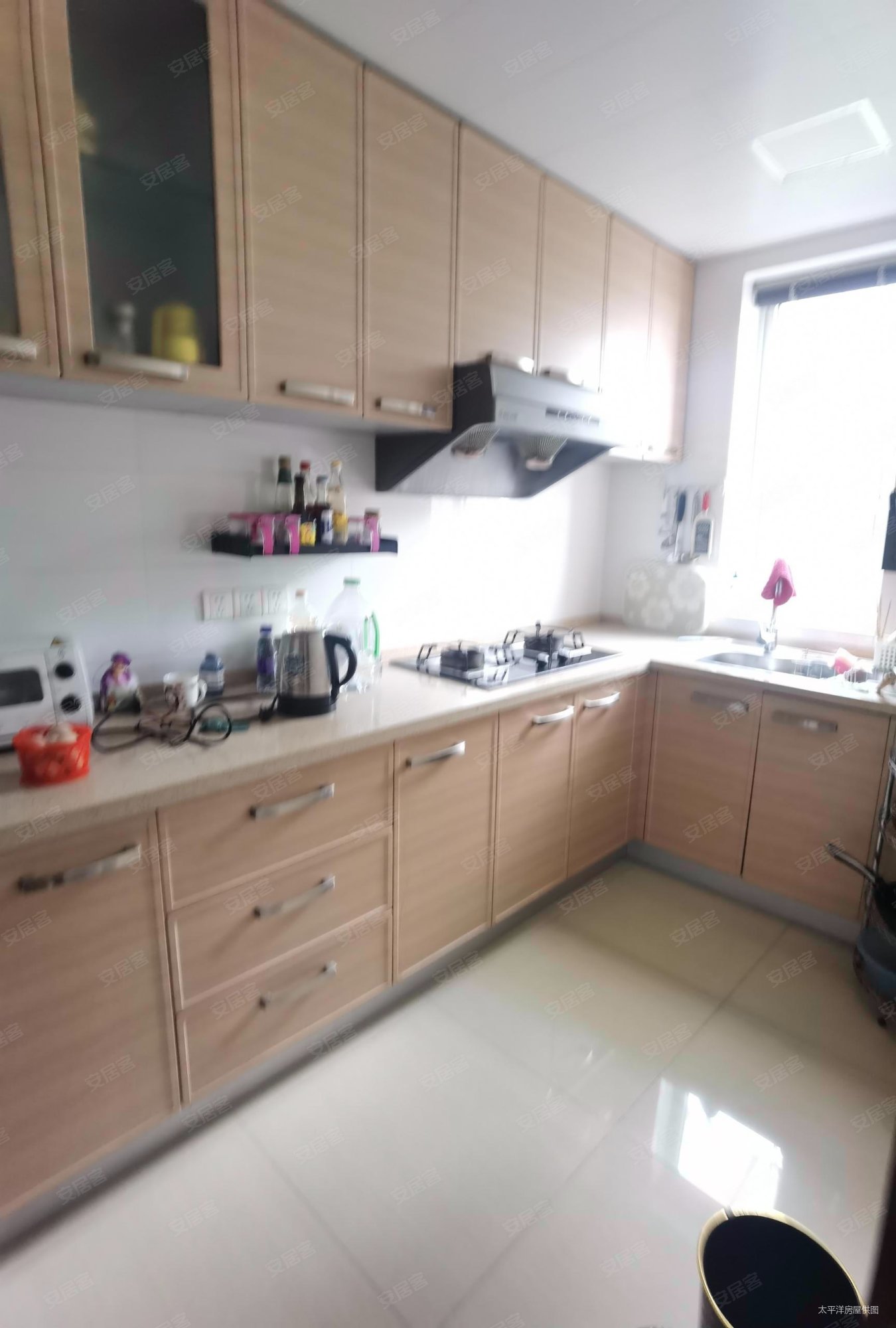 静安四季公寓 双卫 南北通透 带电梯 临地铁 中间楼层采光好