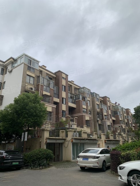 东方瑞景花园3室2厅2卫127.48㎡南北98万