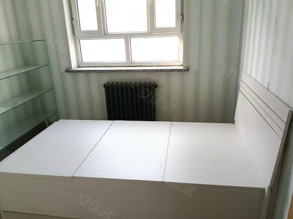 昌吉昌吉市亚中商城亚中小区亚中商圈 多层二楼 可季付带家具家电 可洗澡做饭 拎包入住出租房源真实图片