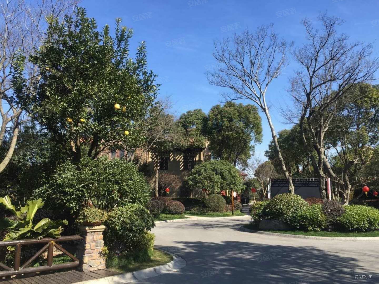 吴江虹桥花园(别墅)4室2厅3卫150㎡南北220万