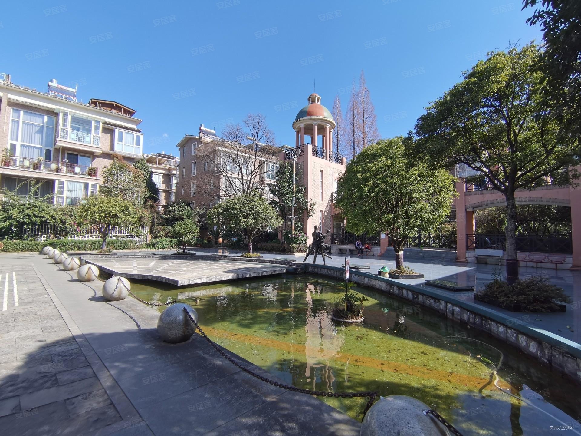 草海湿地公园旁 4楼跃层带130平屋顶花园 中空大气看房方便,华尔兹