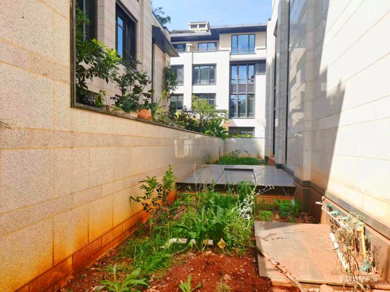 华夏天璟湾 双排别墅 带200平米大花园 房东诚心出售!