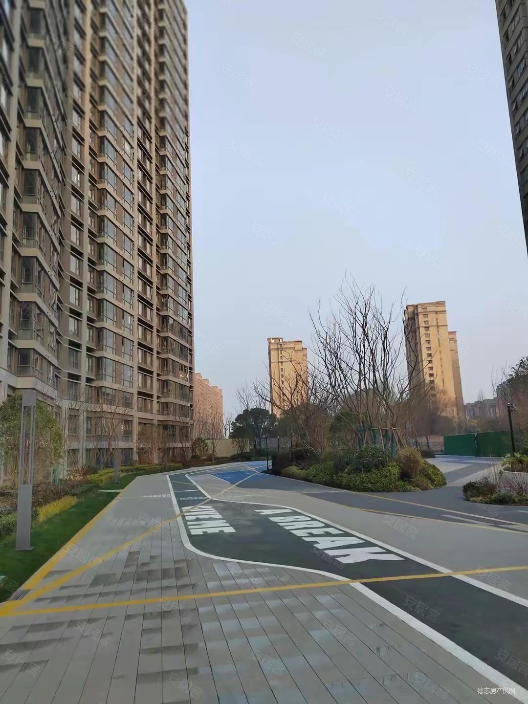 万科江湾澜庭长江南路66号3室1厅1卫896平方米