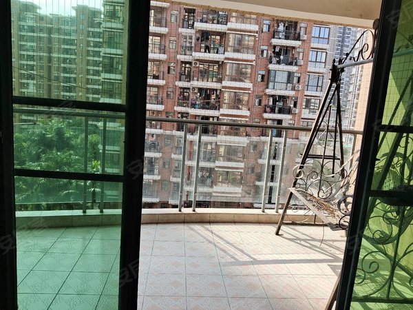 惠州惠城金山湖怡景华庭新天虹怡景华庭3房2厅2卫,房子朝南干净整洁