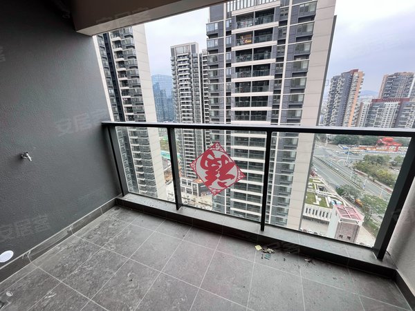 深圳坪山坪山万樾府坪山创新广场对面,万樾府精装三房,可空房,可以