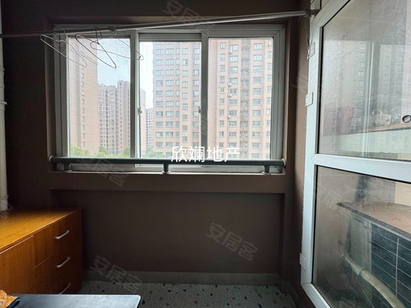 上海奉贤金汇金碧苑金碧苑 精装修 家电齐全 电梯房2室2厅1卫 南北