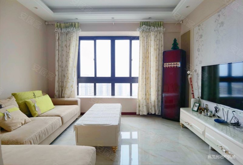 急售鸳鸯轻轨站 精装大两房 出行方便 商业配套齐全,融科金湖湾二手房