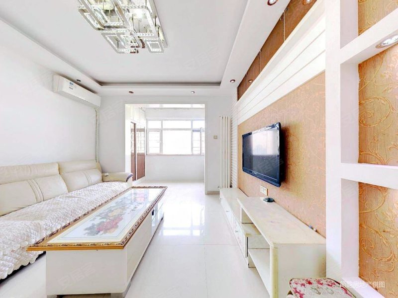 正商品质花园社区客厅带阳台朝东大两房