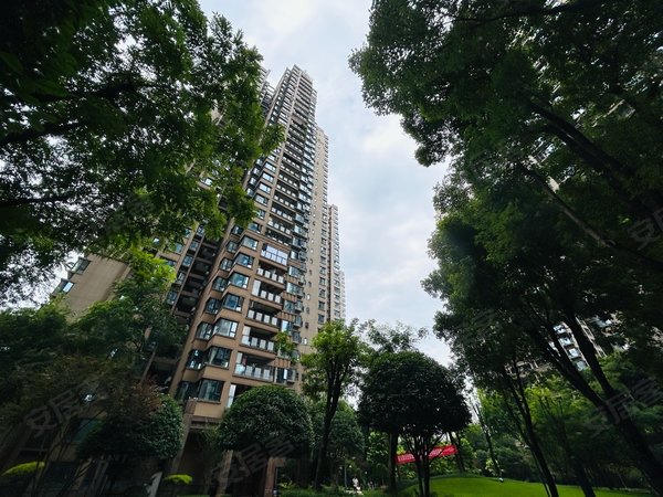 重庆渝北大竹林江与城(北区二组团)江与城(北区二组团) 4室2厅2卫 精