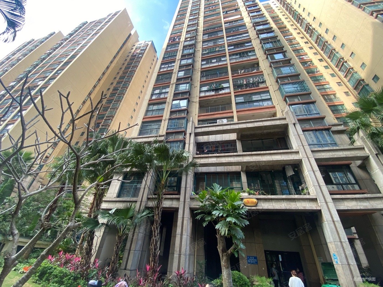 南海幸福城3室2厅2卫116.47㎡南北218万