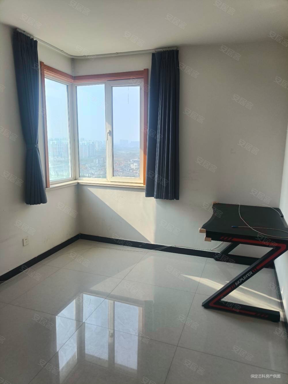 维多利亚夏郡3室2厅2卫134.69㎡南北95万