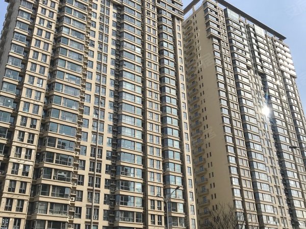 望京麒麟社70平米开间8300月出租商住均可紧邻望京soho