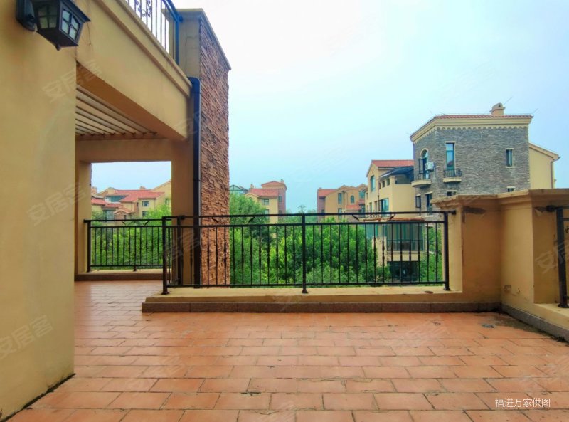 海阔水岸花墅1342平米2精装3室2厅2卫