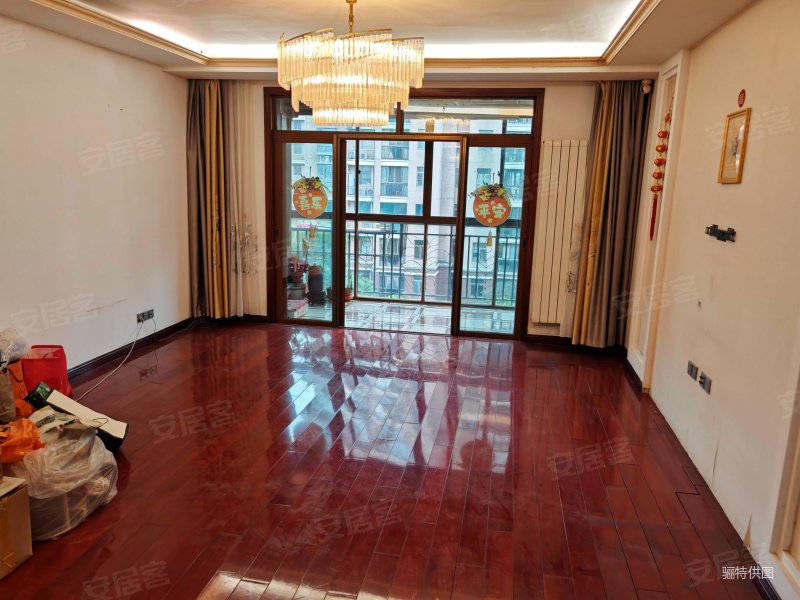 联泰香域滨江 出行方便 近地铁 精装好房 南向采光 好楼层