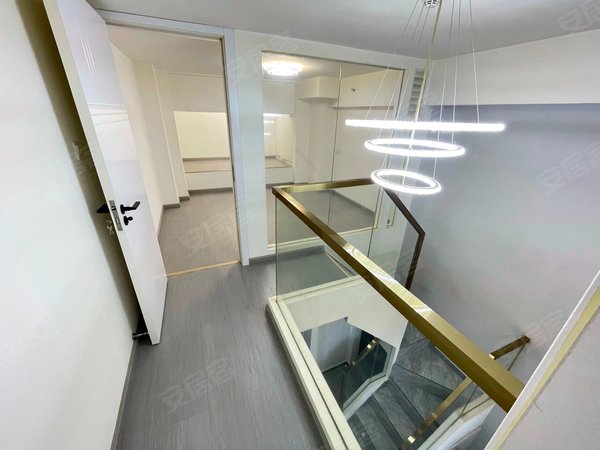 昆明五华泛亚科技新区上悦天地(商住楼)配全新家具家电 吾悦广场旁 可