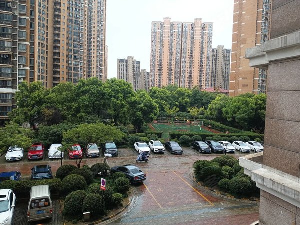 昆山花桥硅湖学院鑫苑国际城市花园(昆山市)有钥匙.