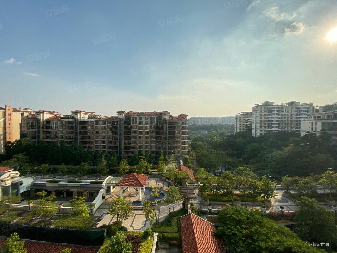 汇景新城上城峰境4室2厅2卫235㎡南北2100万