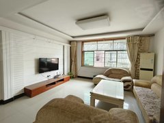 南县南县城区南县市区国土局对面,家具家电齐全,拎包入住,采光好,近五小出租房源真实图片