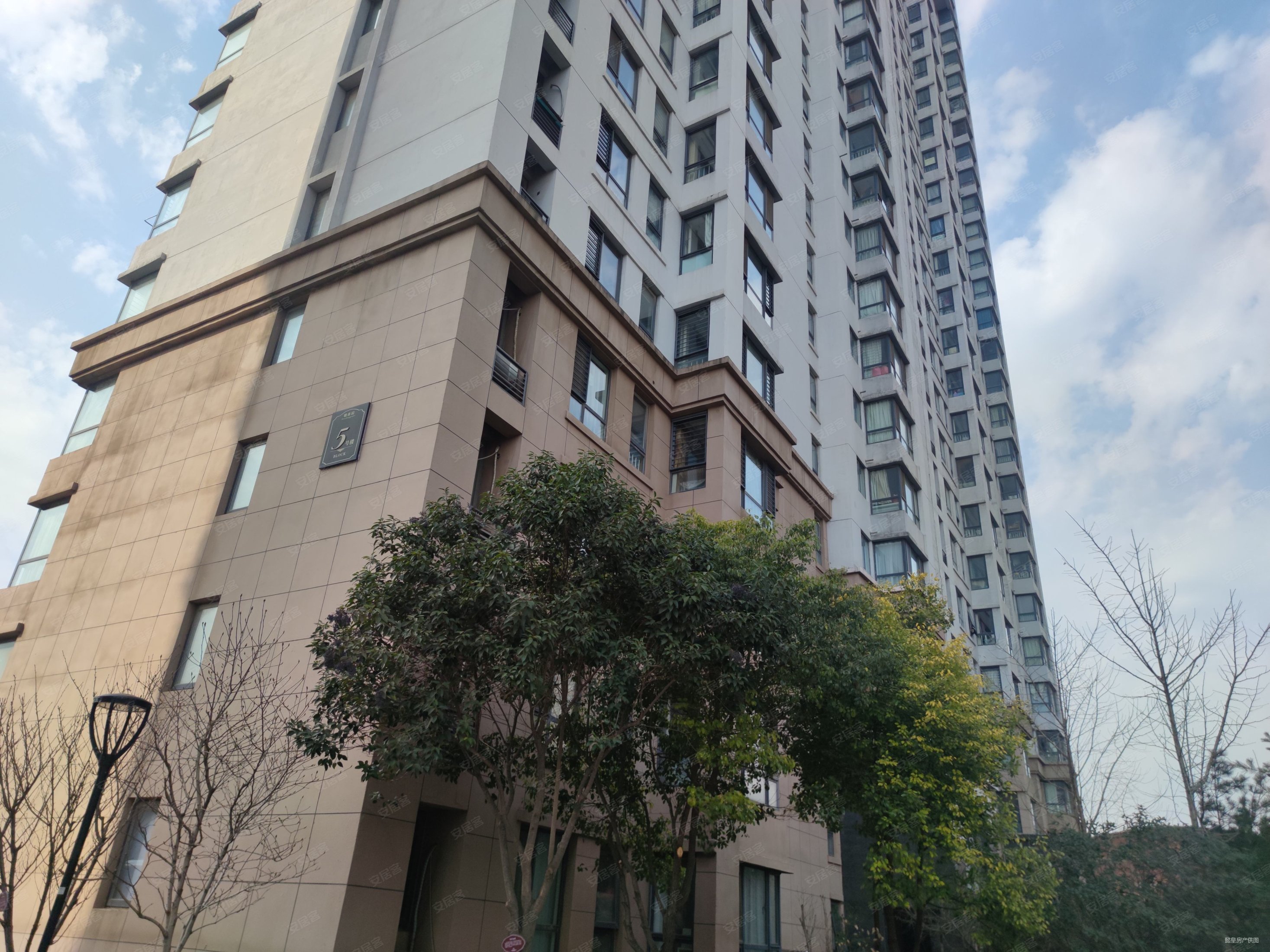 房龄新 钥匙房 产权清晰 南北通透 高楼层视野好 有电梯,檀香园二手房