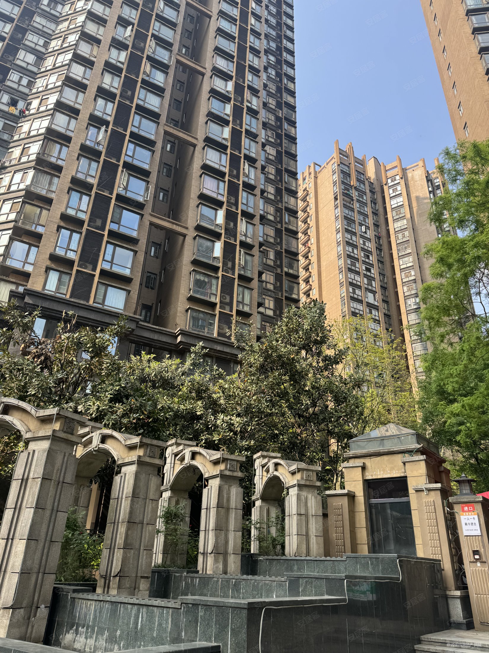 大华品质小区宽敞大四房 诚信出售,大华铂金华府二手房,210万,4室2厅