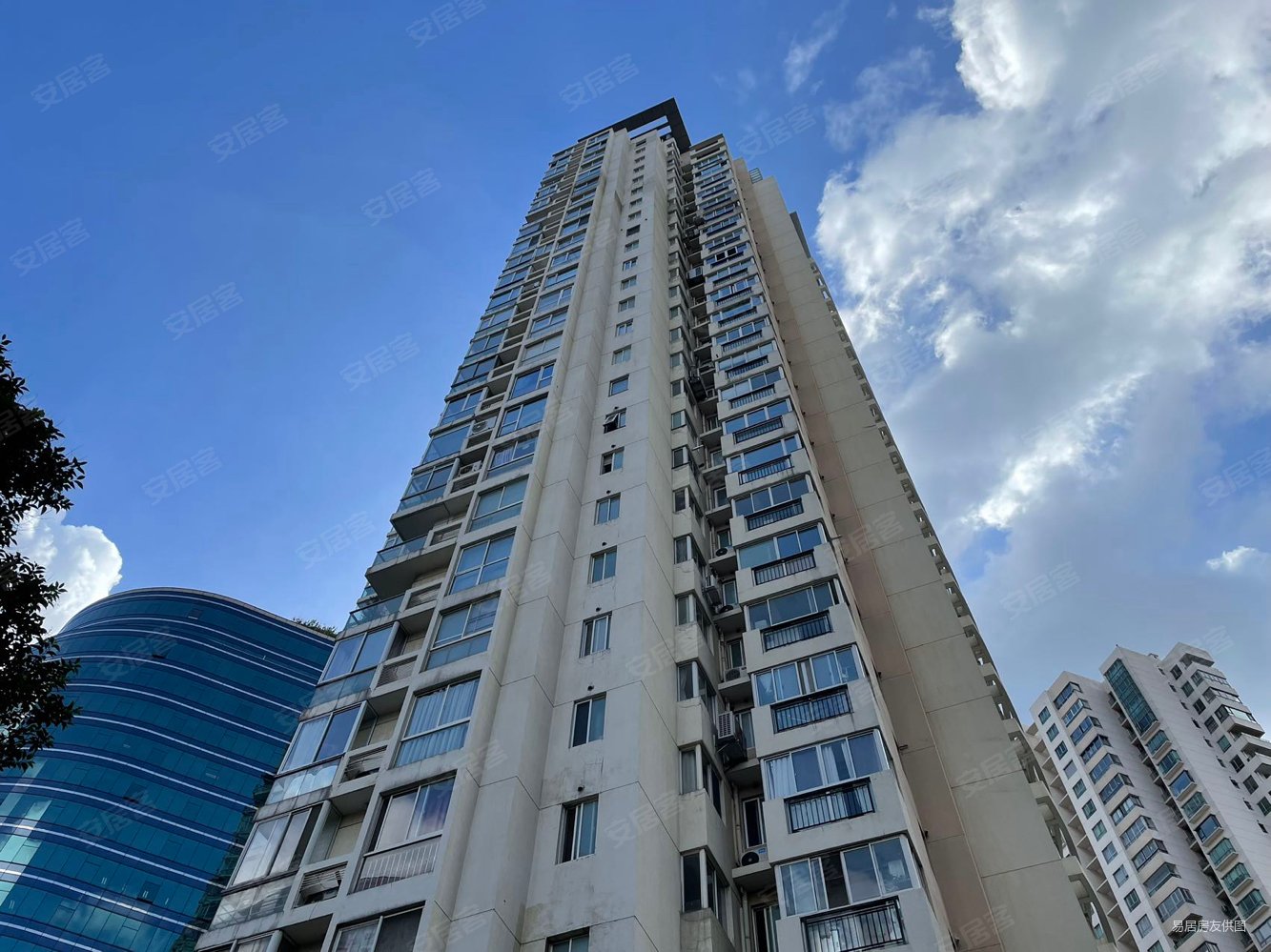 上海房产网>上海二手房>静安二手房>南京西路二手房>怡景苑>1333_999