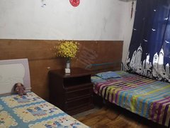 鸡西鸡冠万达广场万达对面8楼室三室出租二室,三张床衣柜600元季度交租出租房源真实图片