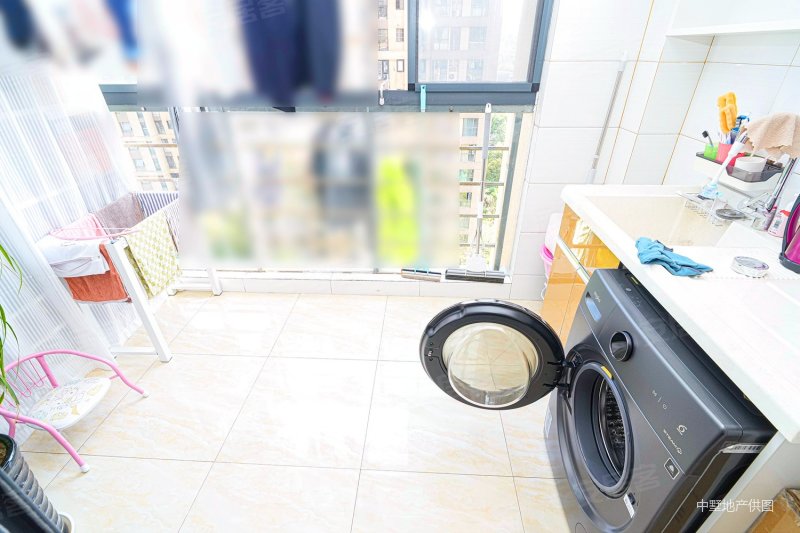 西城山水居 中间楼层采光好 商品住宅 环境好 精装可拎包入住