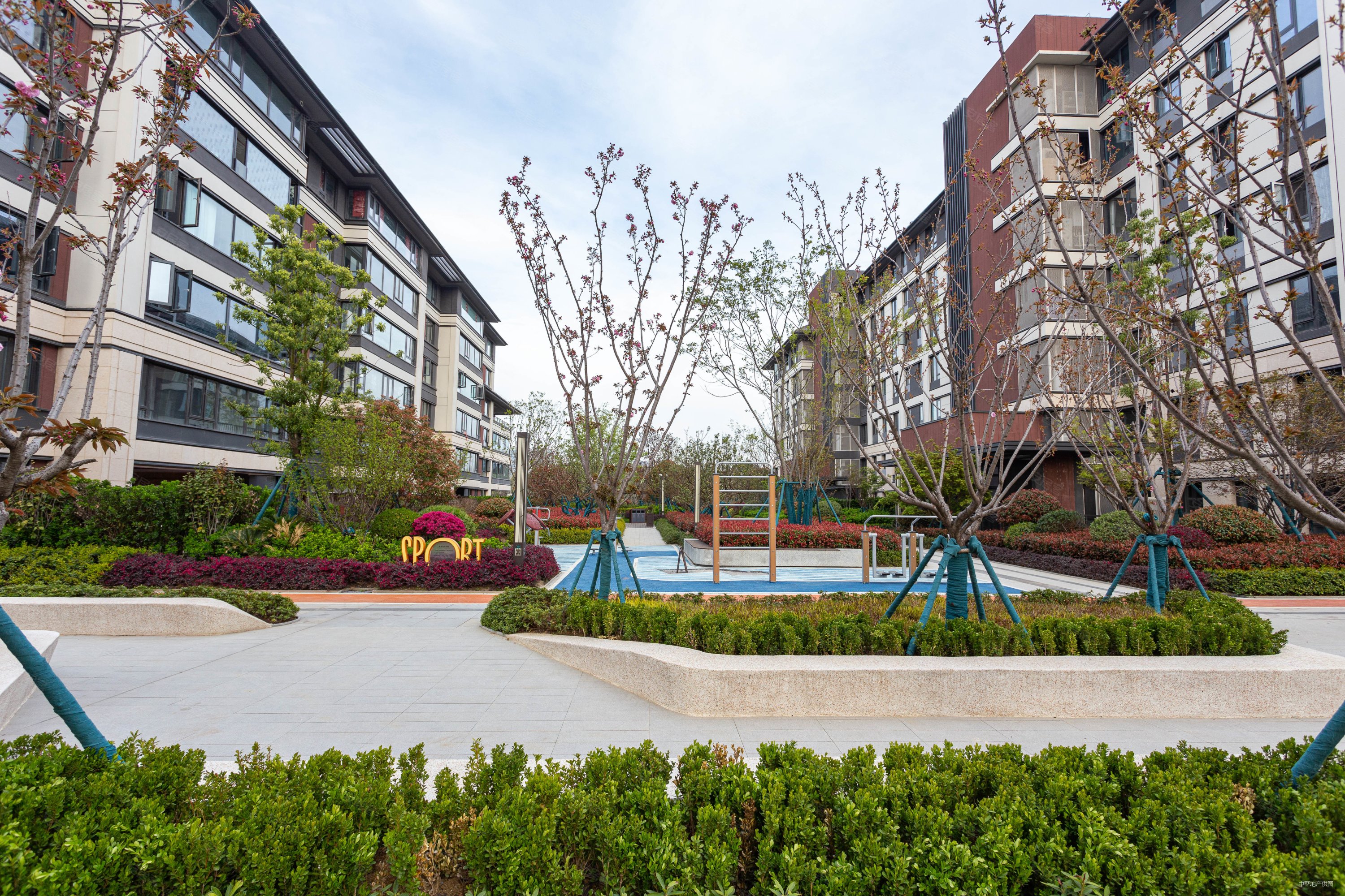 急售保利品质洋房底复带100平庭院前排无遮挡价格可谈