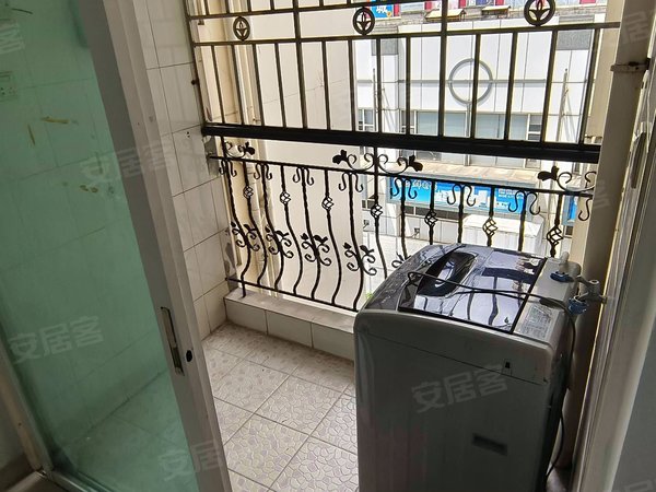 深圳龙岗横岗名门世家横岗地铁口,名门世家小区,四房138平,民水民电