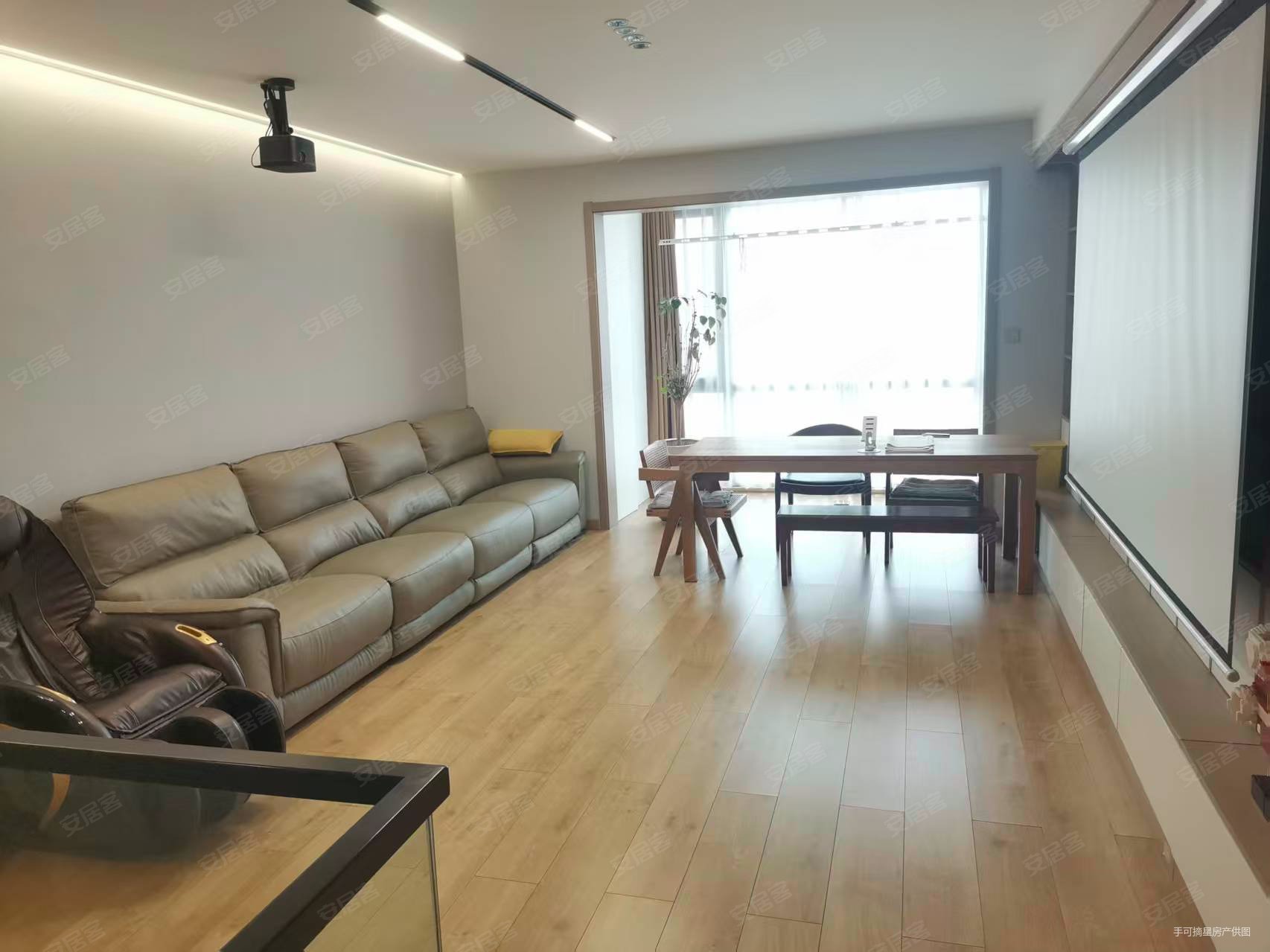 秀兰城市花园6室3厅2卫258㎡南北235万