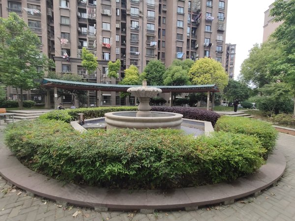 上海青浦徐泾玉兰清苑(一期)玉兰清苑 国展旁 精装修两房 南北通透