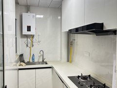 周口川汇中原商贸城万达广场周师旁边,精装家具家电齐全电梯一室一厅一卫,拎包入住出租房源真实图片