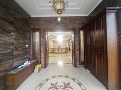 上海松江泗泾佘山银湖别墅 家电齐全 精装修 南北通透 南花园南临河有钥匙出租房源真实图片