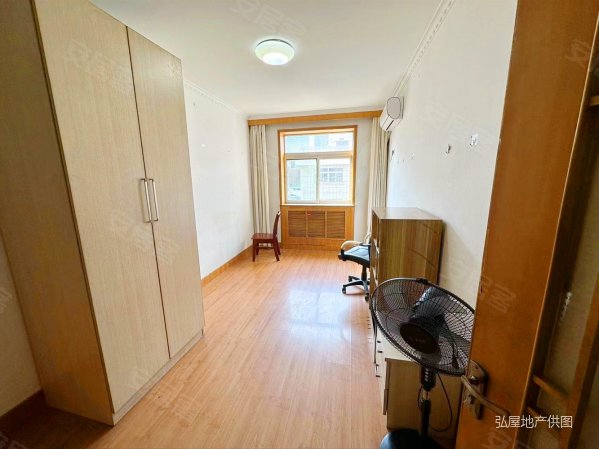 新龙家园 南北通透 高楼层采光充足 商品房 精装好房