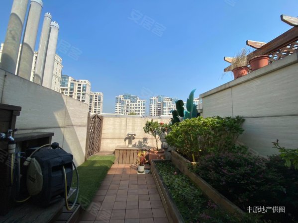 仁恒森兰雅苑一期别墅看房方便满五年房东二次豪装急售