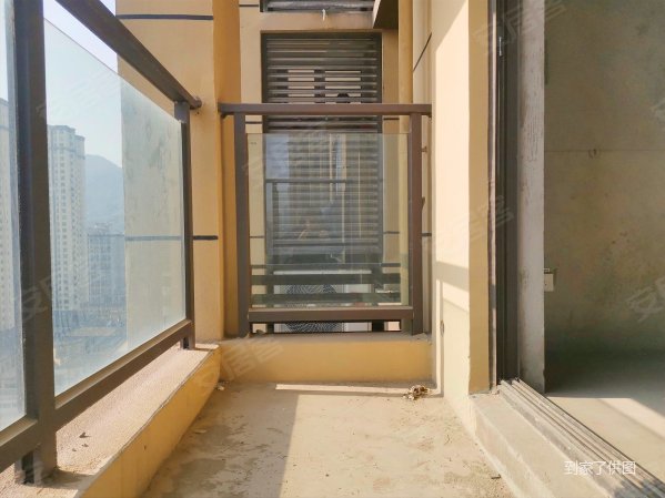 双碑渝富滨江首岸三房138万