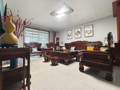 临汾尧都五洲国际广场城北 嘉润豪庭 精装四室 拎包入住随时看房有意者速速联系我出租房源真实图片