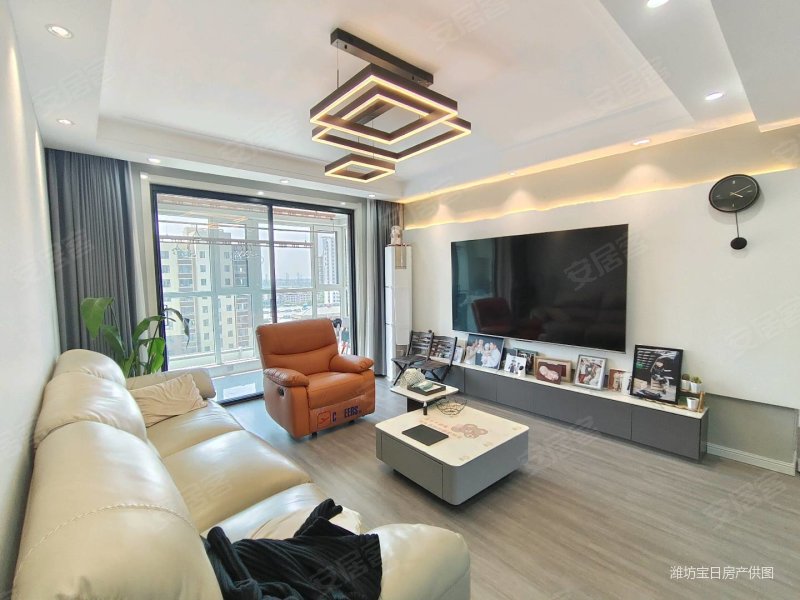 婚房必备 万达旁精装三室 带车位储藏室,壹品世家二手房,104.