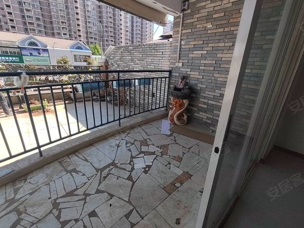 昆明官渡世纪城茗春苑茗春苑 带50平米大露台 可办公 位置很好 靠金源