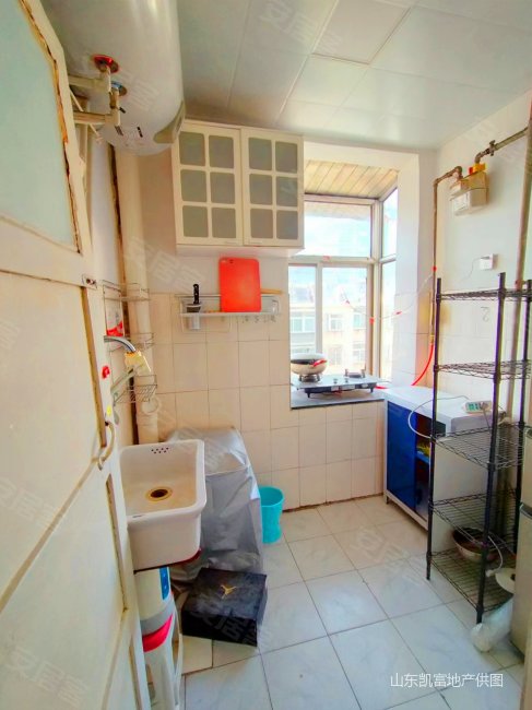 山工宿舍非顶楼双气装修好拎包入住院内停车方便有食堂有传达,山大