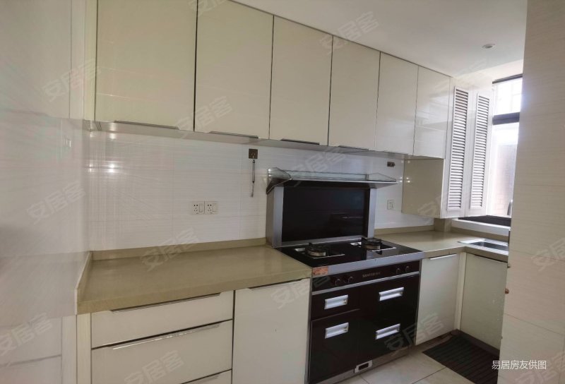 花园洋房四房 有产权车位 尼德兰一期 诚意出售钥匙看房