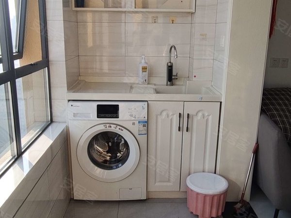 连云港海州苏宁广场万锦花园高铁商圈 万锦花园精装1室 家电齐全 干净