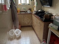 厦门海沧海裕路兴港花园(三期) 1室2厅1卫出租房源真实图片