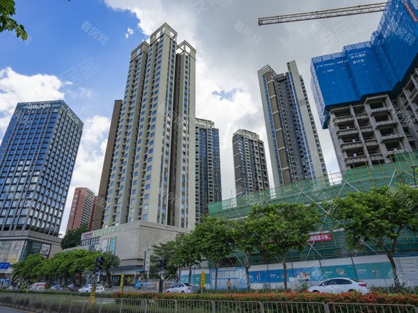 观澜地铁站,百佳华超市,4房精装修,南北通透出租房源真实图片