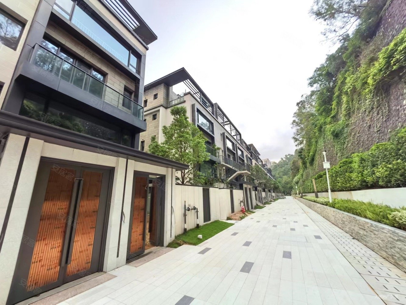 珠海房产网>珠海二手房>高新区二手房>唐家湾二手房>浅水湾山庄(别墅)