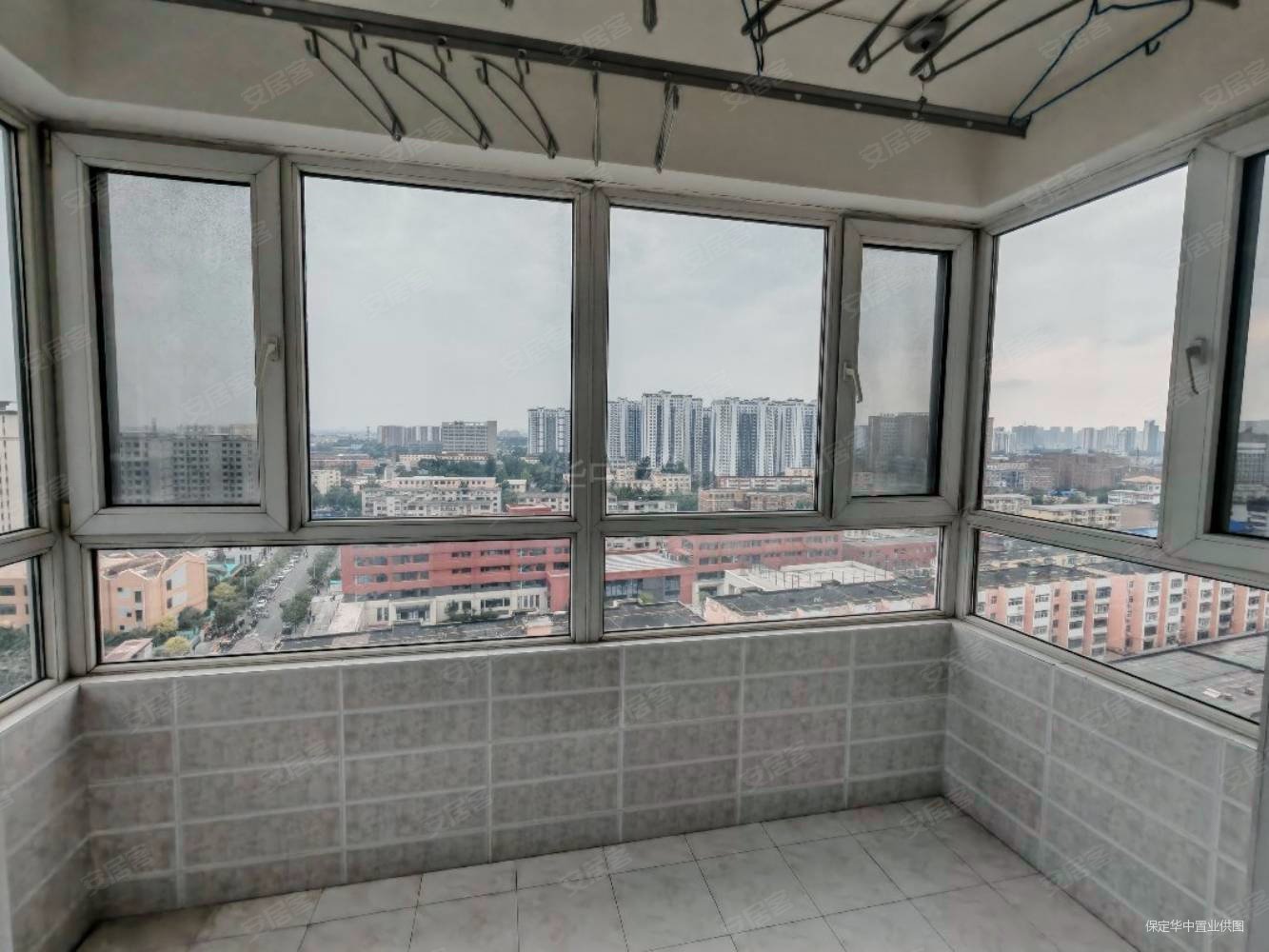 朗月蓝庭2室2厅1卫100㎡南北57万