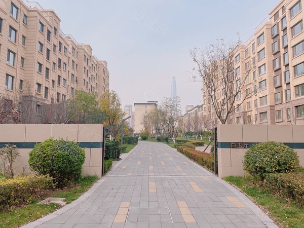 天津开发区第一大街远洋琨庭春华园一大街远洋琨庭精装卧室出租三家住