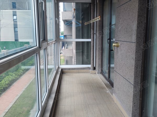 青岛胶州上合经济开发区碧桂园湖悦天境碧桂园1000元封阳台 套三双卫