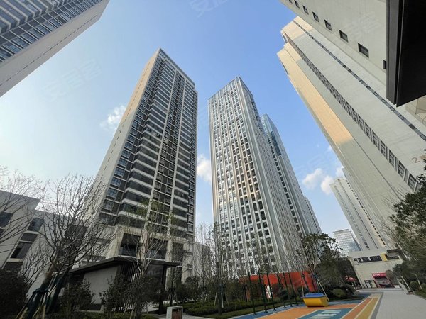 昆明官渡巫家坝保利天际花园可押一付一 无中介费 近巫家坝地铁 关上